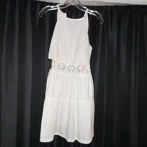 Elegant White Sleeveless Dress